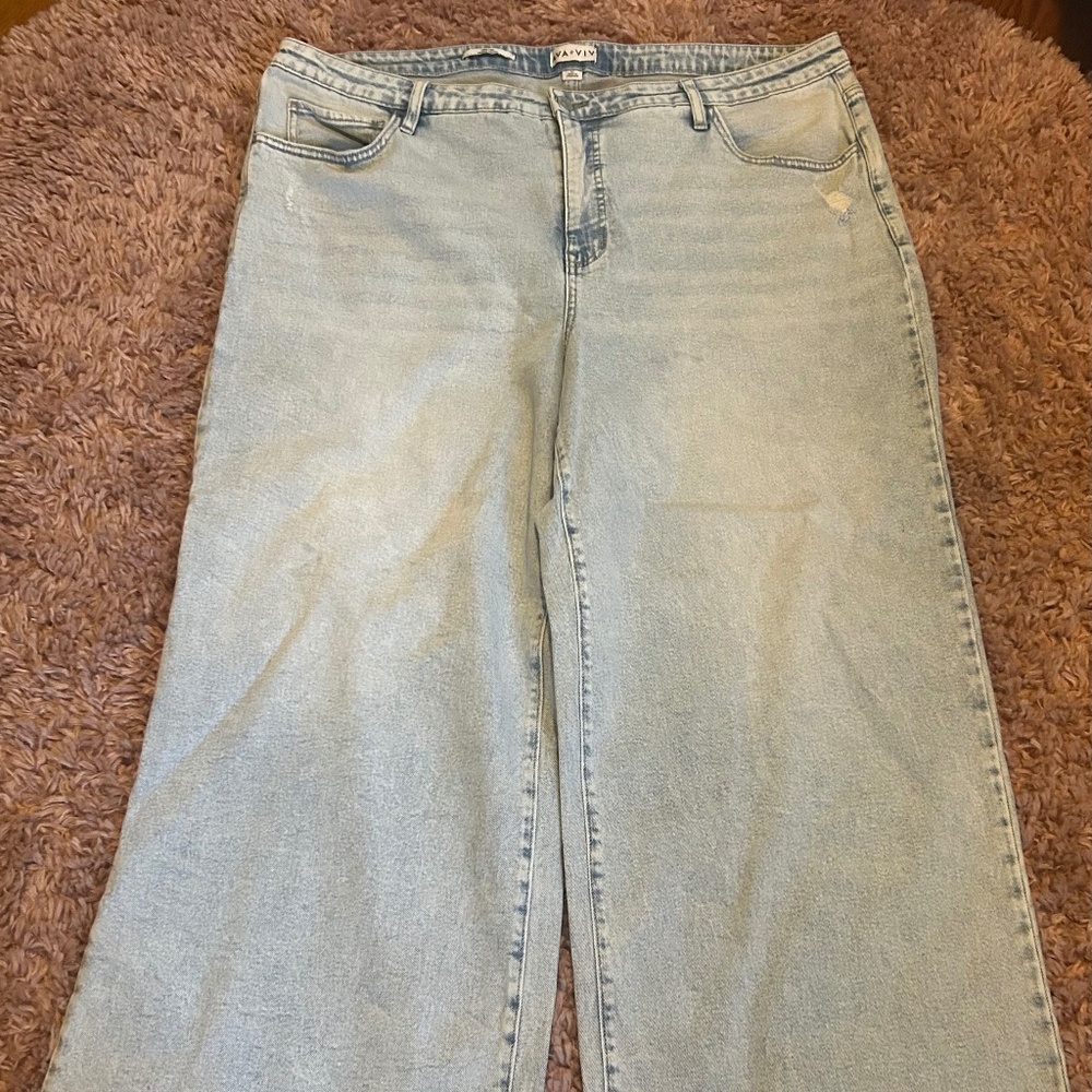 AVA & VIV Wide Leg Distressed Light Wash Stretch Denim Jeans / 22